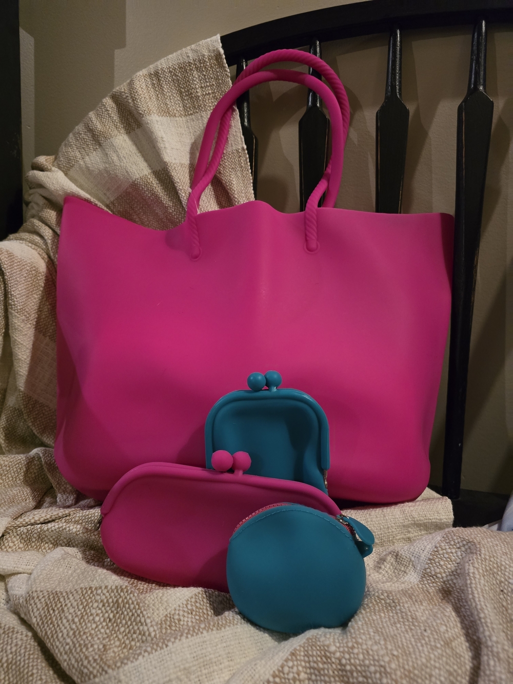 🌸 4pc Pink Silicone Tote Bag with Teal and Pink Pouches
